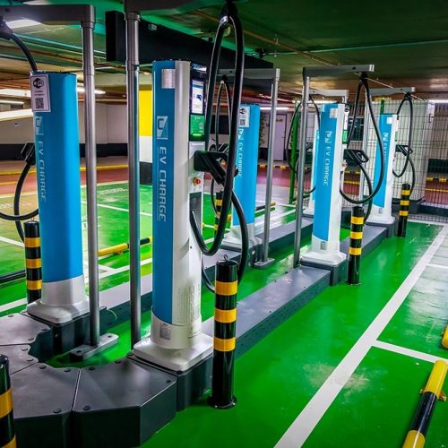 Principal produtor de carregadores busca facilitar deslocamentos de veículos elétricos no Brasil.