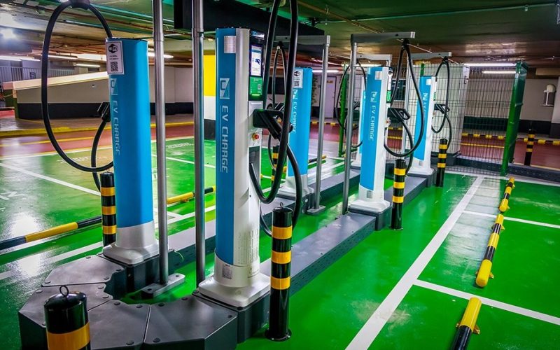 Principal produtor de carregadores busca facilitar deslocamentos de veículos elétricos no Brasil.
